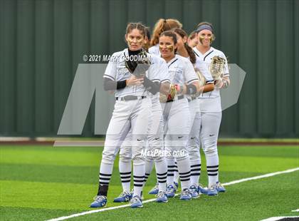 Thumbnail 3 in Katy vs Clear Springs (UIL 6A Regional Semi-Final Playoff) photogallery.