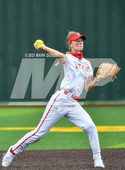 Thumbnail 3 in Katy vs Clear Springs (UIL 6A Regional Semi-Final Playoff) photogallery.