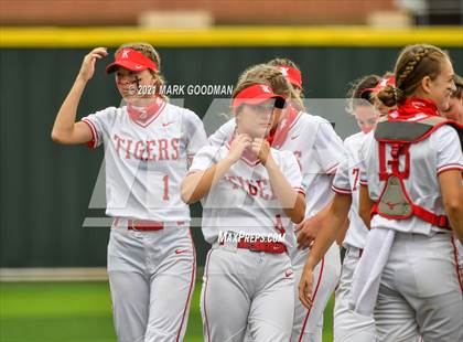 Thumbnail 3 in Katy vs Clear Springs (UIL 6A Regional Semi-Final Playoff) photogallery.