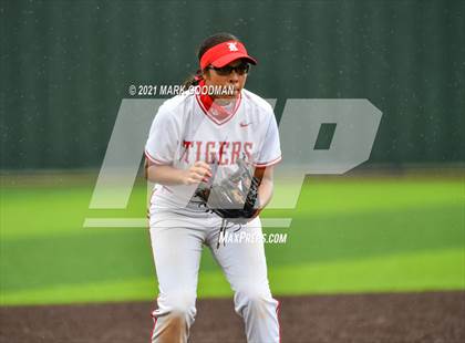 Thumbnail 1 in Katy vs Clear Springs (UIL 6A Regional Semi-Final Playoff) photogallery.