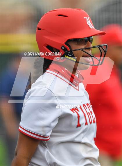 Thumbnail 1 in Katy vs Clear Springs (UIL 6A Regional Semi-Final Playoff) photogallery.