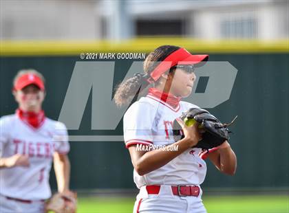 Thumbnail 1 in Katy vs Clear Springs (UIL 6A Regional Semi-Final Playoff) photogallery.