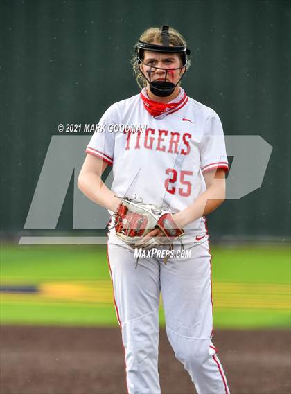 Thumbnail 1 in Katy vs Clear Springs (UIL 6A Regional Semi-Final Playoff) photogallery.
