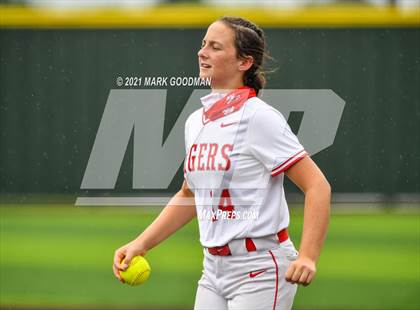 Thumbnail 3 in Katy vs Clear Springs (UIL 6A Regional Semi-Final Playoff) photogallery.