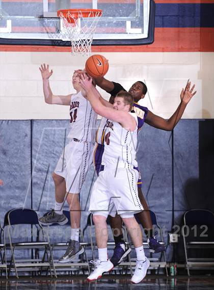 Thumbnail 2 in Lynwood vs Faith Lutheran (Tarkanian Classic) photogallery.
