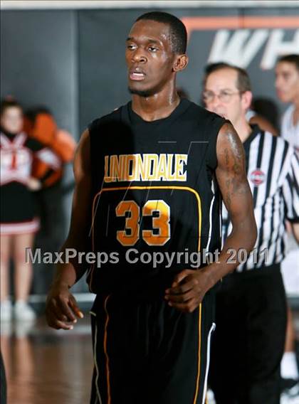Thumbnail 1 in Uniondale vs White Plains (Harry Jefferson Holiday Showcase) photogallery.