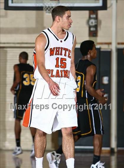 Thumbnail 2 in Uniondale vs White Plains (Harry Jefferson Holiday Showcase) photogallery.