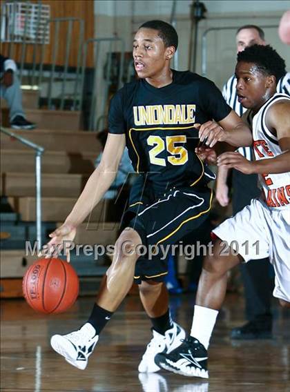 Thumbnail 2 in Uniondale vs White Plains (Harry Jefferson Holiday Showcase) photogallery.