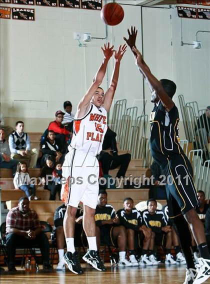 Thumbnail 1 in Uniondale vs White Plains (Harry Jefferson Holiday Showcase) photogallery.