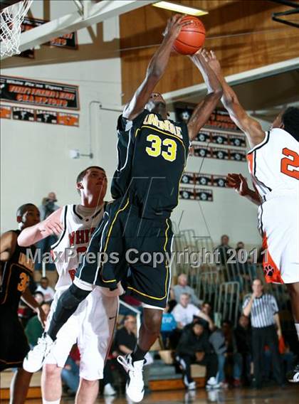 Thumbnail 3 in Uniondale vs White Plains (Harry Jefferson Holiday Showcase) photogallery.