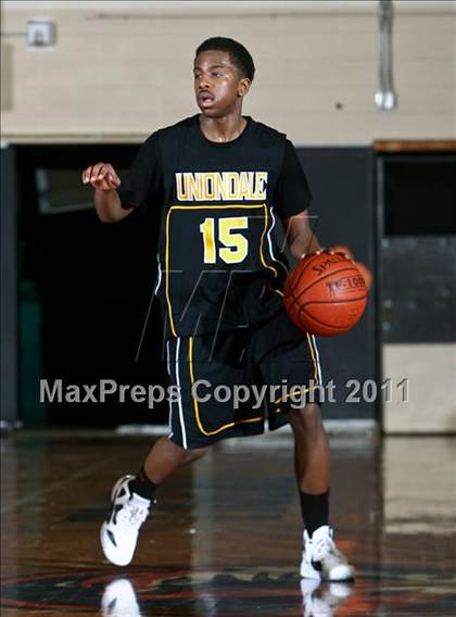 Thumbnail 1 in Uniondale vs White Plains (Harry Jefferson Holiday Showcase) photogallery.