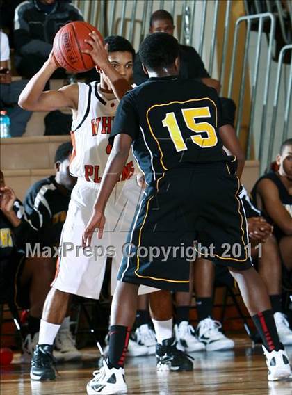 Thumbnail 2 in Uniondale vs White Plains (Harry Jefferson Holiday Showcase) photogallery.