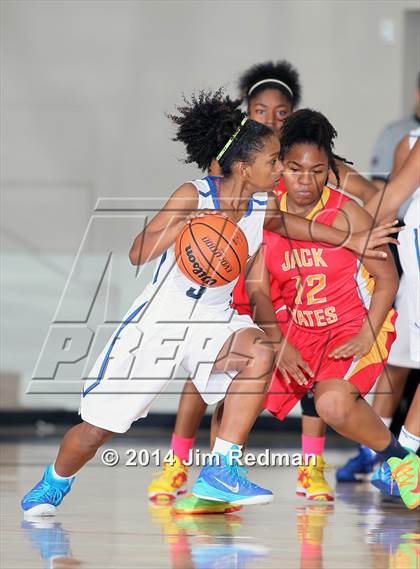 Thumbnail 3 in Yates vs. Cypress Creek (McDonald's Texas Invitational) photogallery.