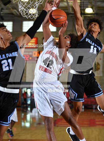 Thumbnail 1 in Rancho Verde vs. Villa Park (Nike Extravaganza) photogallery.