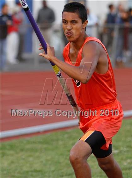 Thumbnail 1 in CIF LACS Matsers Championships (Boys Pole Vault) photogallery.