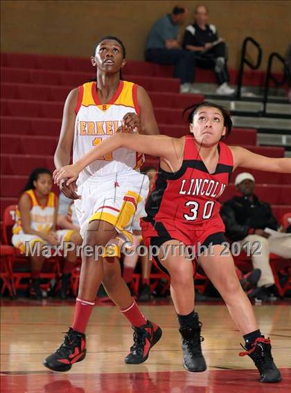 Thumbnail 1 in Lincoln vs. Berkeley (Common Good Classic) photogallery.