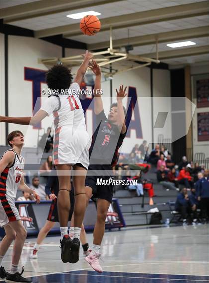 Thumbnail 2 in Beckman vs Maranatha (CIF SS Div 3AA Rnd 2 Playoff) photogallery.