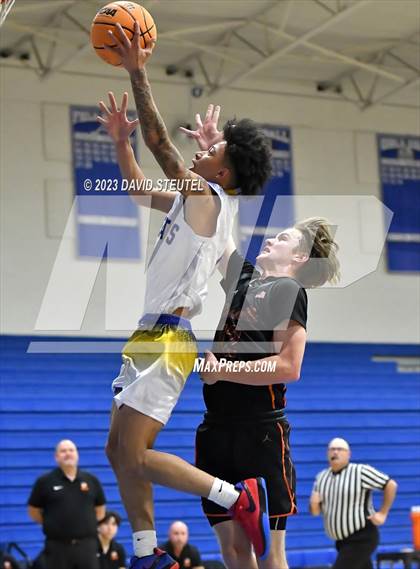 Thumbnail 3 in Roseville vs. Wood (Les Curry Invitational) photogallery.