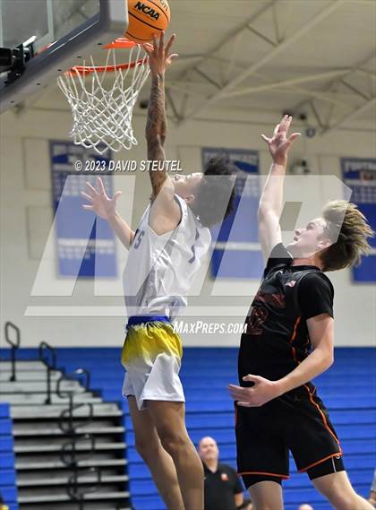 Thumbnail 1 in Roseville vs. Wood (Les Curry Invitational) photogallery.