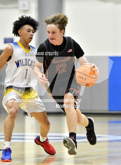 Thumbnail 1 in Roseville vs. Wood (Les Curry Invitational) photogallery.