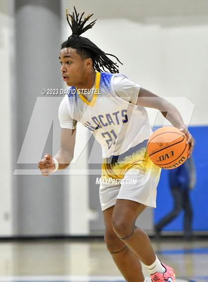 Thumbnail 3 in Roseville vs. Wood (Les Curry Invitational) photogallery.