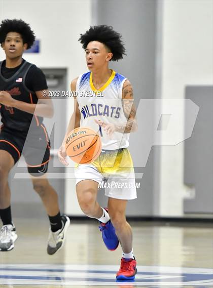 Thumbnail 3 in Roseville vs. Wood (Les Curry Invitational) photogallery.