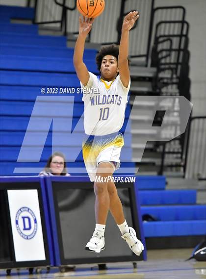 Thumbnail 2 in Roseville vs. Wood (Les Curry Invitational) photogallery.