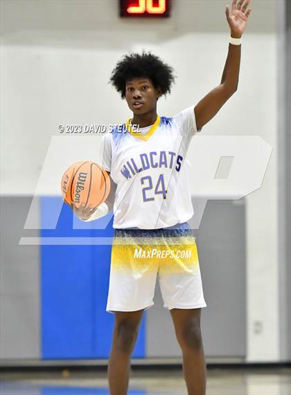 Thumbnail 2 in Roseville vs. Wood (Les Curry Invitational) photogallery.
