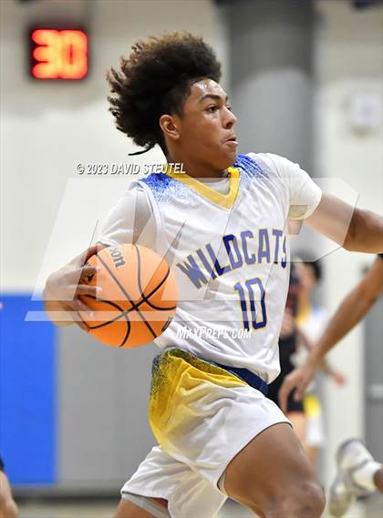 Thumbnail 1 in Roseville vs. Wood (Les Curry Invitational) photogallery.