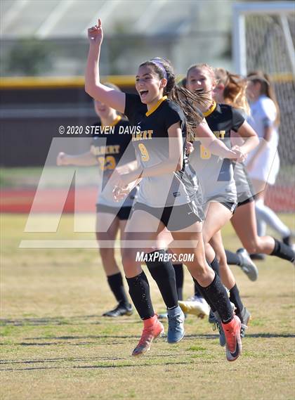 Thumbnail 2 in Cactus Shadows @ Gilbert photogallery.