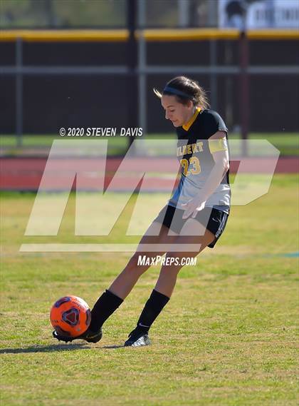 Thumbnail 3 in Cactus Shadows @ Gilbert photogallery.