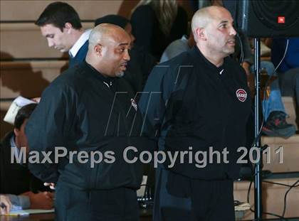 Thumbnail 2 in Peekskill vs. Iona Prep (Harry Jefferson Holiday Showcase) photogallery.