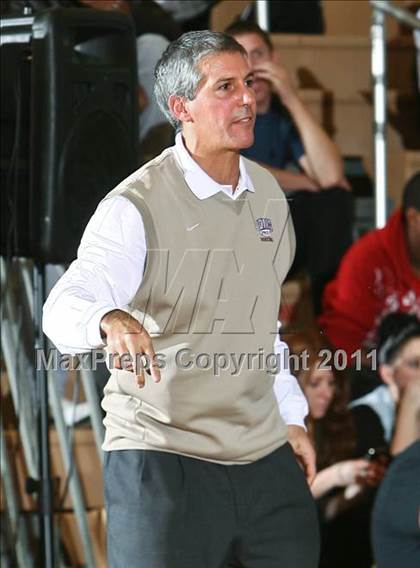 Thumbnail 1 in Peekskill vs. Iona Prep (Harry Jefferson Holiday Showcase) photogallery.