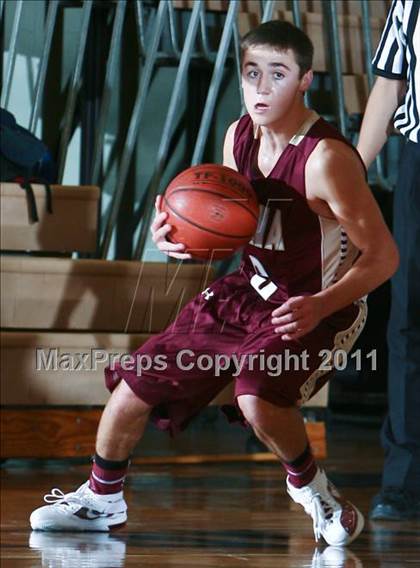 Thumbnail 1 in Peekskill vs. Iona Prep (Harry Jefferson Holiday Showcase) photogallery.
