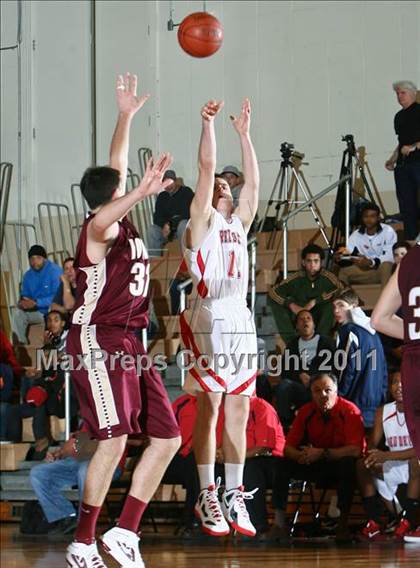 Thumbnail 1 in Peekskill vs. Iona Prep (Harry Jefferson Holiday Showcase) photogallery.