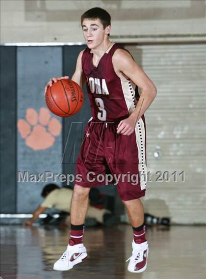 Thumbnail 2 in Peekskill vs. Iona Prep (Harry Jefferson Holiday Showcase) photogallery.