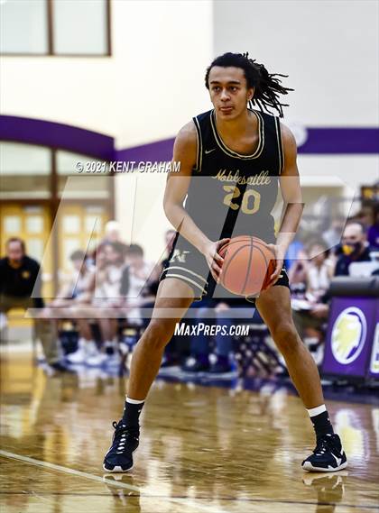 Thumbnail 1 in Noblesville @ Guerin Catholic photogallery.