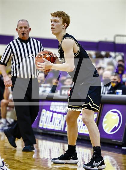 Thumbnail 3 in Noblesville @ Guerin Catholic photogallery.