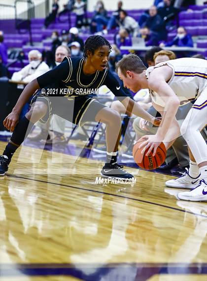 Thumbnail 3 in Noblesville @ Guerin Catholic photogallery.