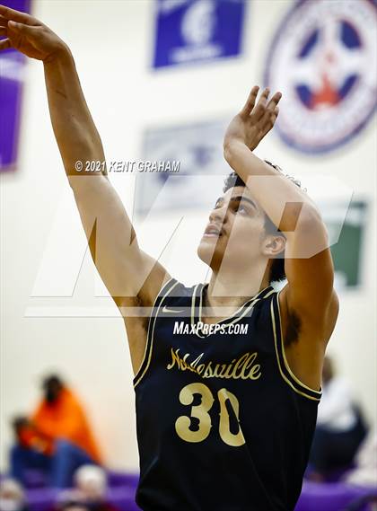 Thumbnail 1 in Noblesville @ Guerin Catholic photogallery.