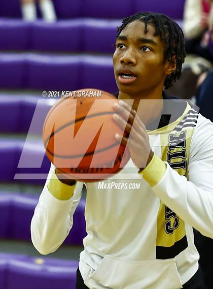 Thumbnail 3 in Noblesville @ Guerin Catholic photogallery.