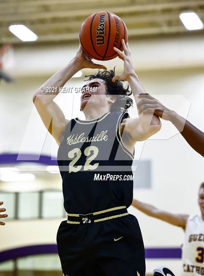 Thumbnail 1 in Noblesville @ Guerin Catholic photogallery.