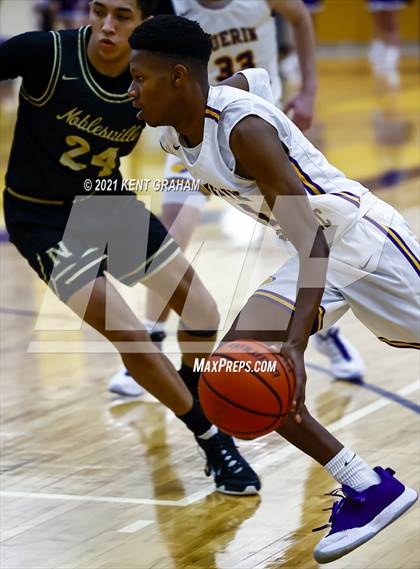 Thumbnail 2 in Noblesville @ Guerin Catholic photogallery.