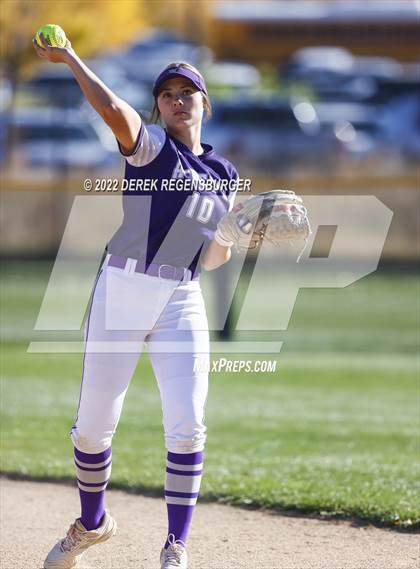 Thumbnail 2 in Arvada West vs Horizon (CHSAA 5A Sweet 16) photogallery.