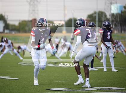 Thumbnail 3 in Heights @ Cypress Springs photogallery.
