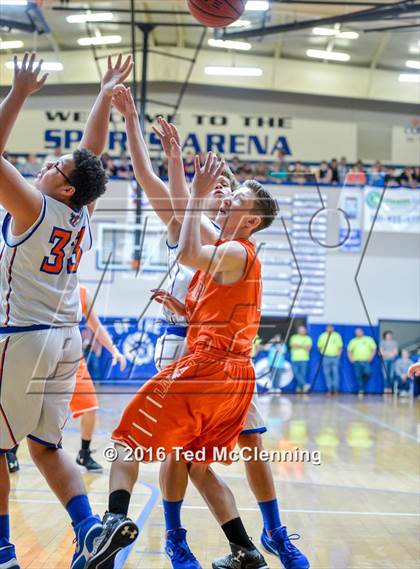 Thumbnail 2 in Cedar Ridge vs. Lamar (AAA 3A Round Two) photogallery.