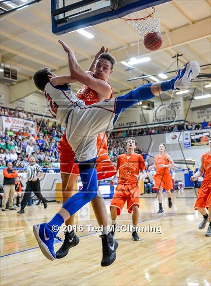 Thumbnail 1 in Cedar Ridge vs. Lamar (AAA 3A Round Two) photogallery.