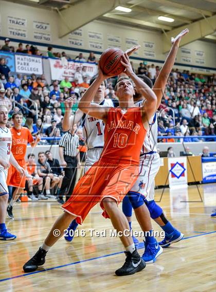 Thumbnail 2 in Cedar Ridge vs. Lamar (AAA 3A Round Two) photogallery.