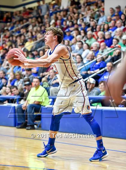 Thumbnail 2 in Cedar Ridge vs. Lamar (AAA 3A Round Two) photogallery.