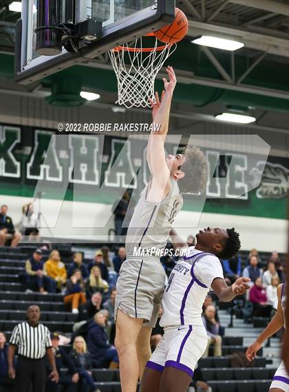 Thumbnail 1 in University vs. Highland Park (UIL 5A Region 2 Bi-District Playoff) photogallery.